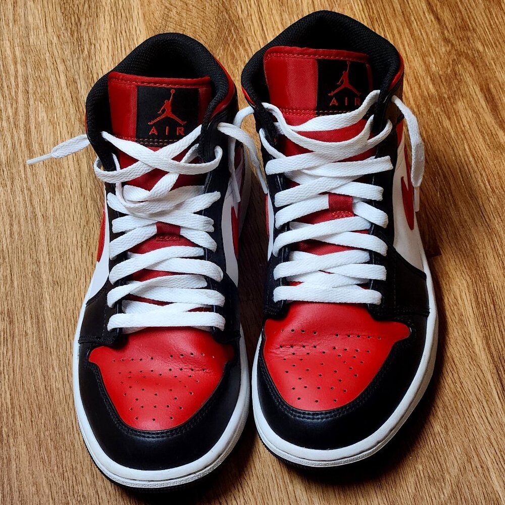 Jordan 1 Mid White Black Red (2022)
